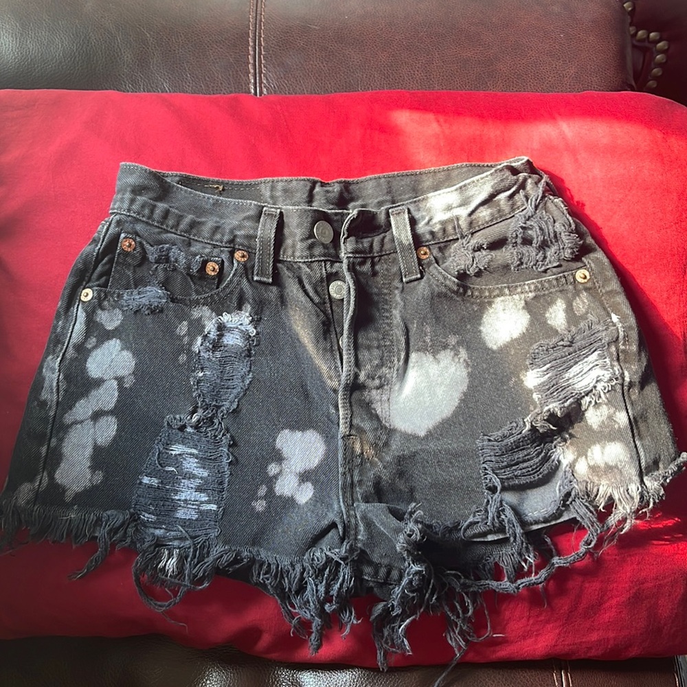 Levi’s shorts black with a spotted white pattern